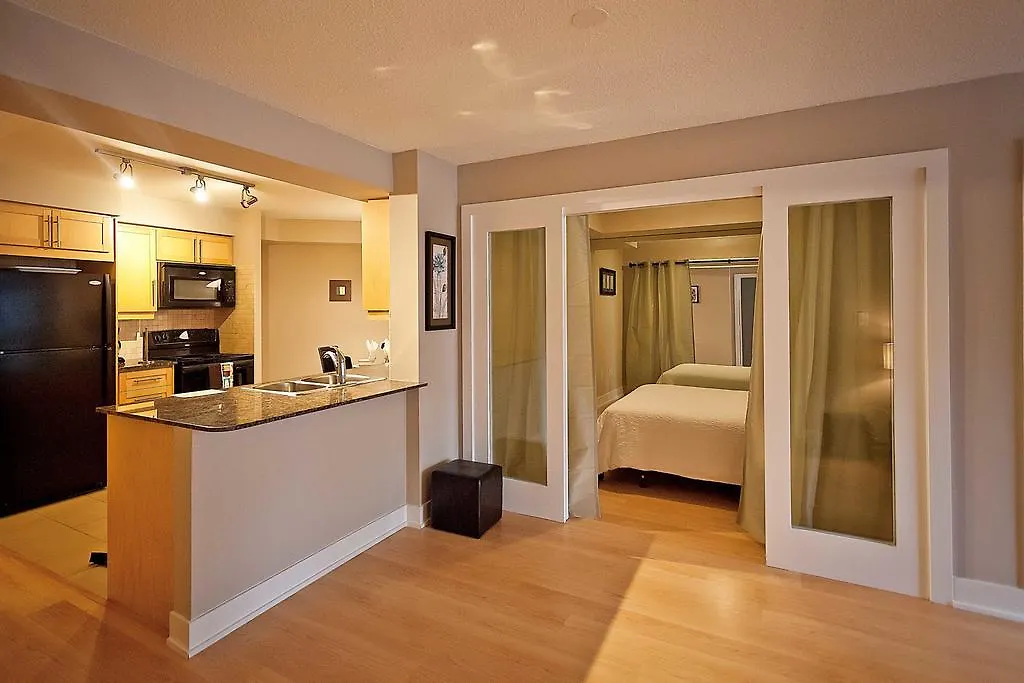 Red Maple Suites - Blue Jays Way Toronto Apartment
