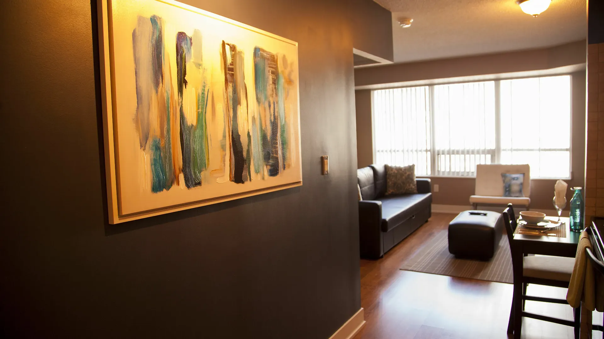 Red Maple Suites - Blue Jays Way Toronto