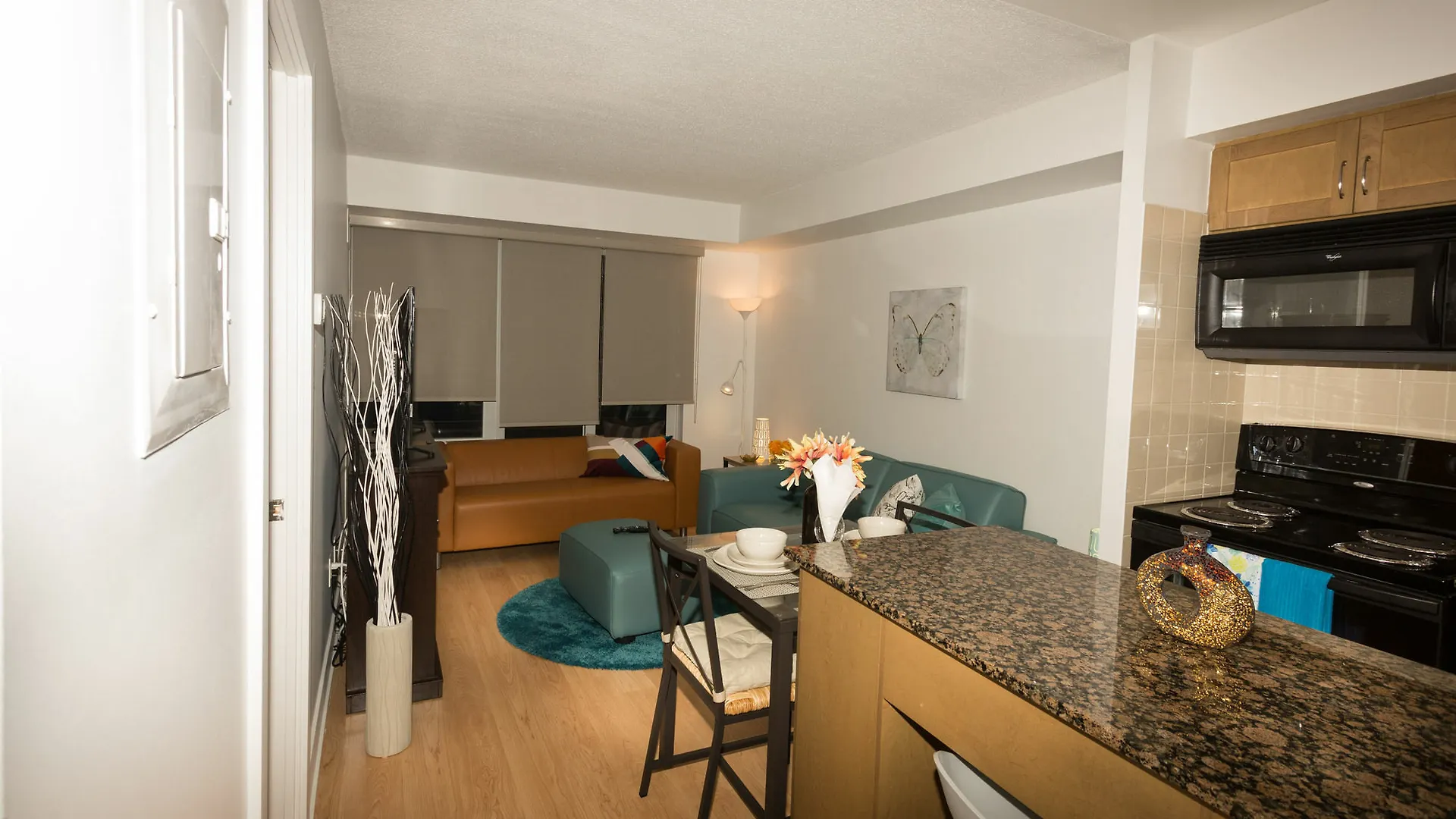 Red Maple Suites - Blue Jays Way Toronto Canada