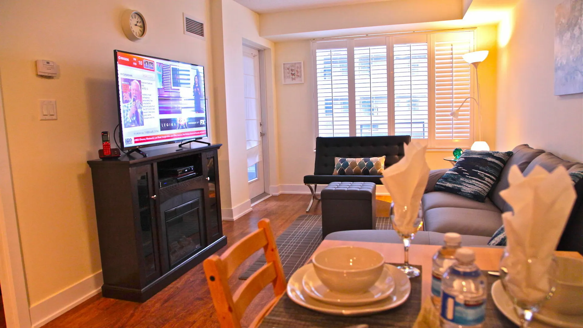 Red Maple Suites - Blue Jays Way Toronto